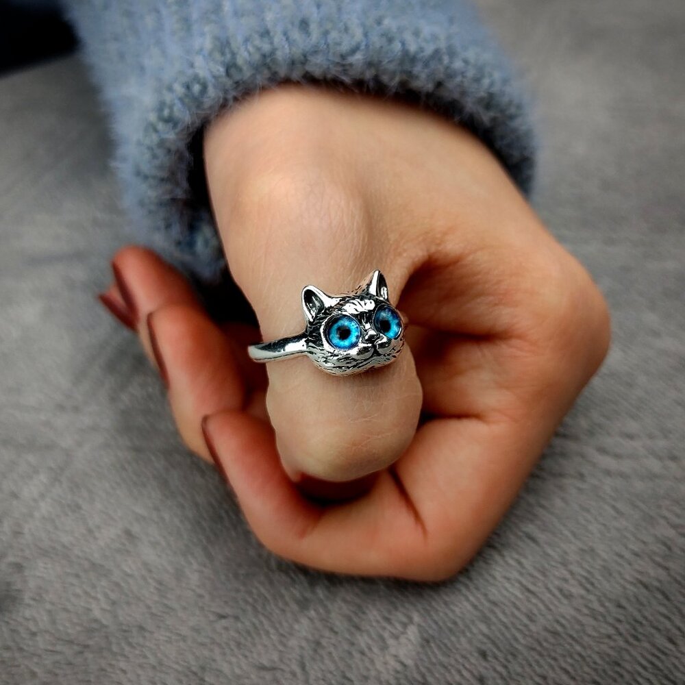 Cat Eyes Soothing Ring